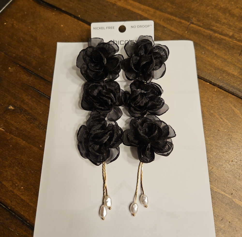 NWT Chico's Black Floral Drop Earrings with Pearl Accents  *Anthropologie Girls*